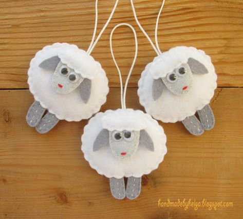 Handmade by Helga: Happy Chinese New Year! Sheep Ornaments, Felt Sheep, Easter Tree Ornaments, Sheep Crafts, Ornaments Christmas Tree, Felt Christmas Decorations, Felt Birds, Felt Decorations, Felt Christmas Ornaments