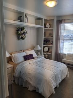 Built In Bedroom Cabinets, Closet Behind Bed, Bedroom Built Ins, Bed In Closet Ideas, Closet Aesthetic, Design Bed, Bedroom Cabinets, Closet Room, Bedroom Closet