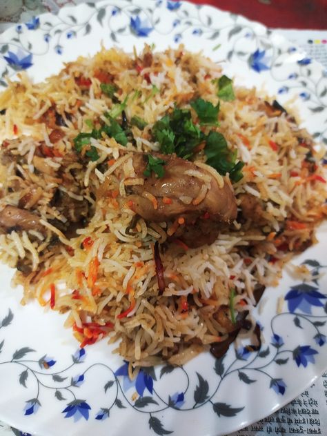 #biryani #homemade #chicken #chickenbiryani #yummy #spicy #recipe #recipeoftheday #biryanirecipe #muradabadibiryani Homemade Biryani, Non Veg Recipes, Cake Story, Chicken Biryani, Horse Wallpaper, Biryani Recipe, Veg Recipes, Biryani, Pad Thai