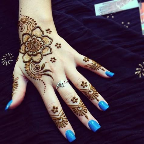 100 Latest Mehndi Designs For All Seasons and Occasions [Download] Tattoo Design For Hand, Tato Henna, Finger Henna Designs, Henna Tattoo Hand, Finger Henna, Henna Art Designs, Simple Henna Tattoo, Latest Henna Designs, Pretty Henna Designs