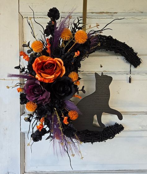 Witchy Halloween Cat Moon Wreath Crescent W/ Crystal 18'' Grapevine Gothic Celestial Door Hanger Spooky Lunar Decor Kitty Lovers Gift - Etsy Moon Wreath Crescent, Couronne Halloween, Halloween Moon Wreath, Lunar Decor, Witchy Wreaths, Celestial Door, Owls Decor, Gothic Wreath, Gothic Celestial