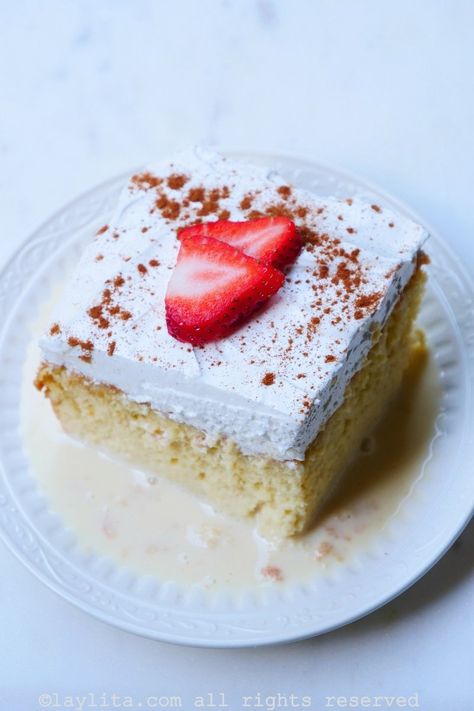 Receta del pastel tres leches Mexican Cake Recipes, Boston Cream Cake, Mexican Cake, Tres Leches Cake Recipe, Venezuelan Food, Tres Leches Cake, Dessert Cake Recipes, Tres Leches, Köstliche Desserts