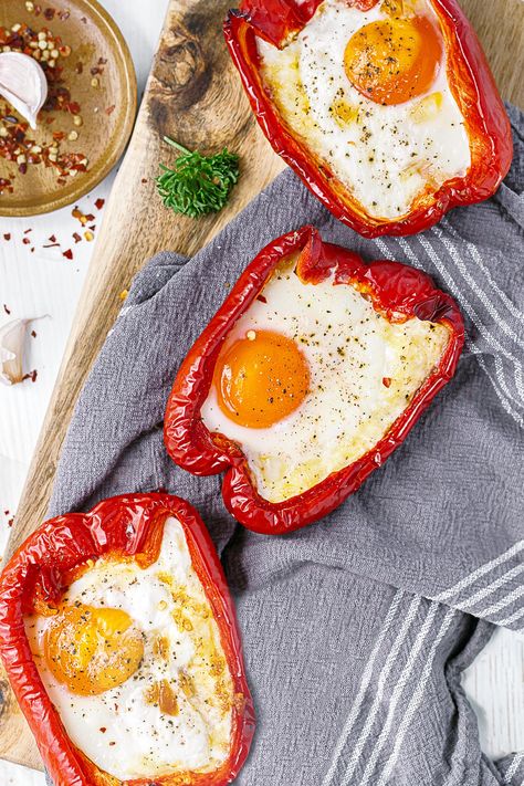 Egg Stuffed Peppers, Egg Boats Recipe, Cheap Vegan, Granola Recipe Homemade, Eggs In Peppers, Colorful Dishes, Brunch Menu, Granola Recipes, Homemade Granola