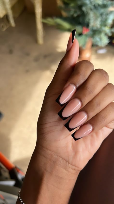 American Manicure With Sparkle, Acrylics On Brown Skin, Black French Tip Design Nails, Black Nails Inspo Square, Acrylic Nails Inspiration Summer, Deep French Tip Nails, Nail Ideas Black Women, Nails On Black Skin, Nails For Black Women