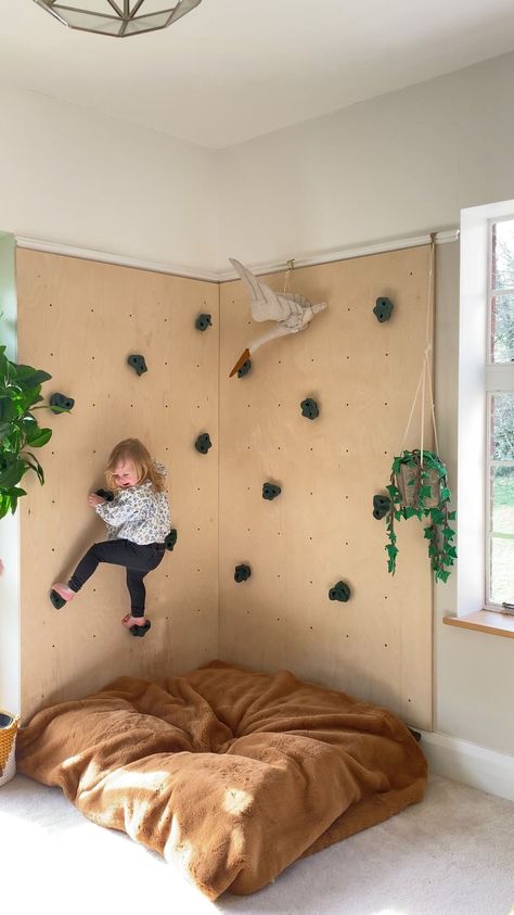 Playroom With Climbing Wall, Organic Playroom, Large Kids Bedroom, Montessori Wall, Room Climbing Wall, Unisex Playroom, Kids Climbing Wall, Toddler Toy Room, Toddlers Bedroom Boy