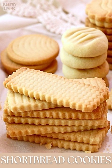 Try this recipe if you are looking for the best shortbread cookies - It is perfectly buttery, very lightly crispy, and not overly sweet. Traditional Shortbread Recipe, Chewy Oatmeal Cookies Recipe, Best Shortbread Cookie Recipe, Best Shortbread, Shortbread Recipe Easy, Halaal Recipes, Best Shortbread Cookies, Basic Cookies, Oatmeal Cookies Chewy