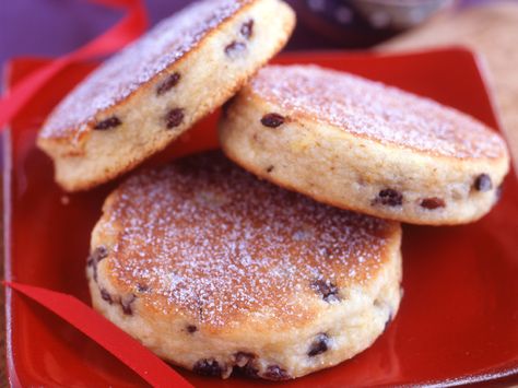 Welsh Cookies Welsh Cookies, Welsh Cakes Recipe, Welsh Food, Welsh Cakes, Scottish Festival, Welsh Recipes, British Food, English Muffin, North Wales