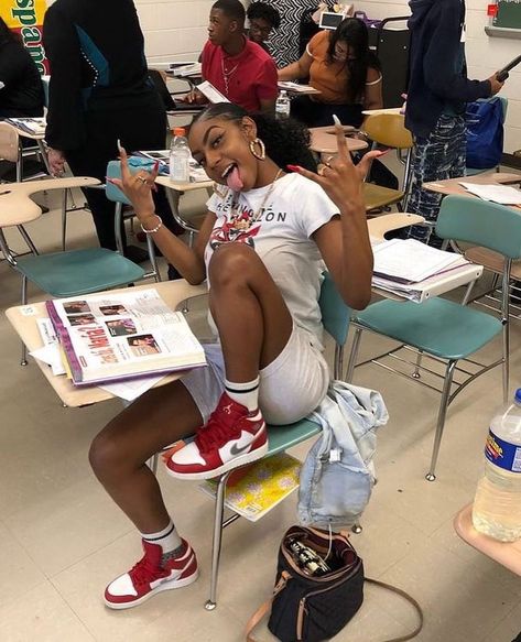 School Outfits Black Women, Thug Love, Outfits Black Women, Middle School Outfits, Swag Outfits For Girls, Chill Outfits, Cute Comfy Outfits, Streetwear Fashion Women, Pinterest Outfits