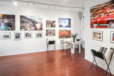 How to Set Up a Pop-Up Art Gallery in 7 Steps How To Set Up An Art Gallery, Art Gallery Set Up Ideas, Art Gallery Shop Interior, Boutique Art Gallery, Small Art Gallery Interior, Art Gallery Set Up, Local Art Gallery, Art Gallery Shop, Pop Up Gallery