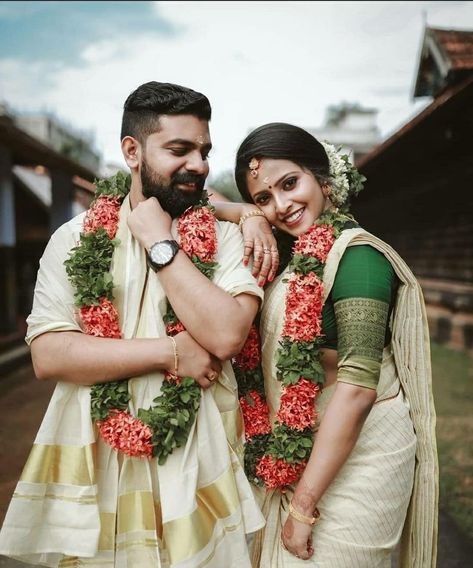 Bride Photoshoot Kerala, Indian Marriage Photography Couples, Marriage Poses Wedding Photos, Wedding Saree Kerala, Traditional Couple Poses, Couple Shoot Poses, Photography Poses For Couples, Wedding Couple Shoot, Hindu Wedding Photos