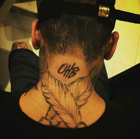 Sob Chris Brown Neck Tattoo, Brown Tattoos, Brown Tattoo, Chris Brown Photoshoot, Chris Brown Wallpaper, Chris Brown X, Brown Pictures, Chris Breezy, Chris Brown Videos