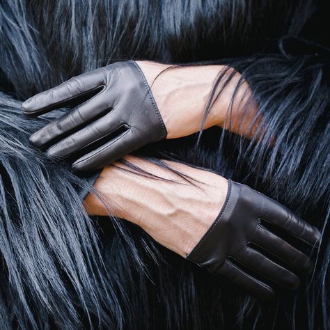 "HALF ONLY FINGERS GLOVES This is fashion! Finger gloves with diamante. Very cool. First quality leather adjusts to your hand, thus forming a second skin. The combination of soft Italian leather of outstanding quality and modern design makes these leather gloves fit superbly and gives it a fashionably desirable feel. *Lamb leather *Unlined leather *Feels like a second skin ‼️NOTE: 🆘If you are unsure about the size please contact Hanna. ✅If you want to sew gloves according to your standards, you Sew Gloves, Fingerless Gloves Black, Handmade Gloves, Red Leather Gloves, Half Gloves, Leather Gloves Women, Gloves Vintage, Short Gloves, Gloves Fingerless