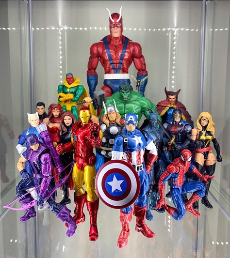 Marvel Legends Display, Classic Avengers, Avengers Toys, Toy Collection Display, Spiderman Invitation, Spiderman Poster, Boys Game Room, Dc Action Figures, Marvel Legends Action Figures