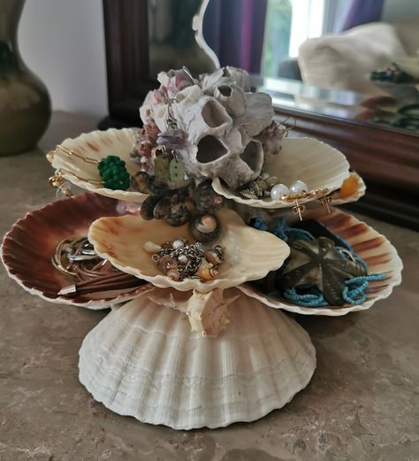 Art Coquillage, Seashell Projects, Shells Diy, Shell Crafts Diy, Seashell Art, Beach Crafts, Seashell Crafts, Deco Floral, Fun Diy Crafts