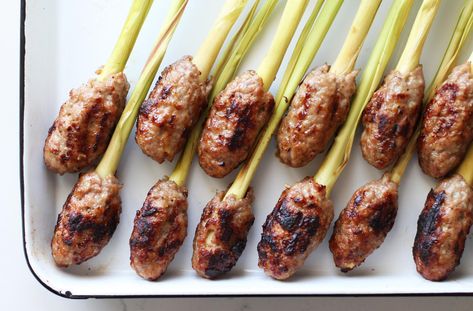 Vietnamese Lemongrass Skewers – HonestlyYUM Lemongrass Skewers, Lemongrass Recipes, Banquet Food, Pork Kebabs, Vietnamese Grilled Pork, Vietnamese Foods, Braised Chicken Breast, Yum Cha, Vietnamese Pork