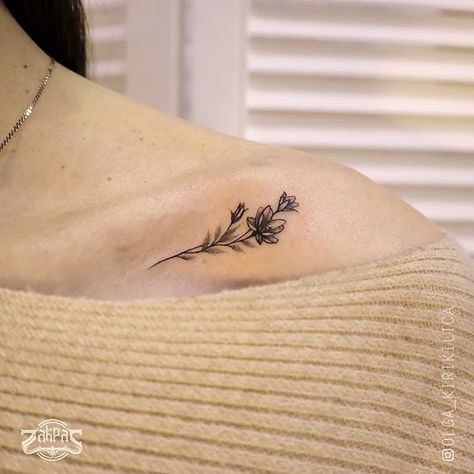 Tattoo Ideas Classy, Tattoos Collar Bone, Tattoos Feminine, Clavicle Tattoo, Girl Shoulder Tattoos, Bone Tattoo, Boho Tattoos, On Tattoo, Bone Tattoos