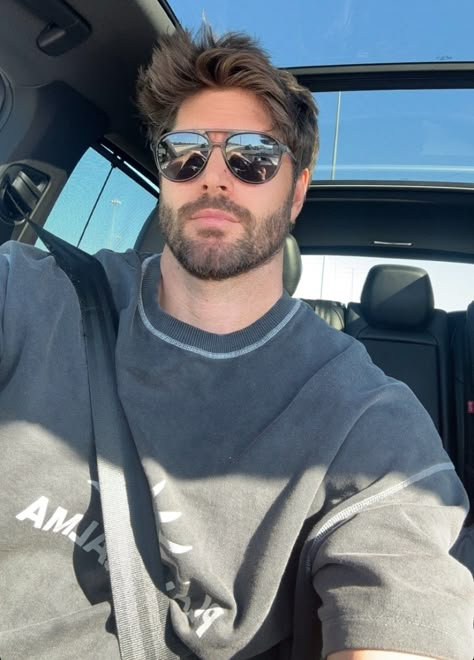 Nick Bateman Aesthetic, Brad Pitt Fury, Academia Aesthetic Outfit Men, Kevin Lutolf, Academia Aesthetic Outfit, Nick Bateman, Beard Styles Short, Men's Facial Hair, Best Couple Pics For Dp