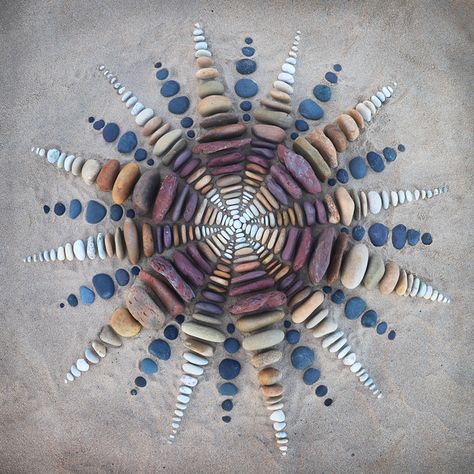 Jon Foreman, Stone Mandala, Rock Sculpture, Warm Colours, Pebble Mosaic, Stones Diy, Earth Art, Stone Mosaic, Eye Art