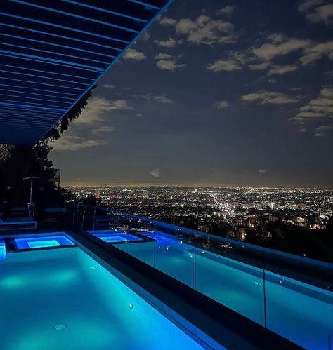 Pool At Night, Luxury Lifestyle Dreams, Future Apartment, Future Lifestyle, Dream Apartment, Dream Lifestyle, Night City, African Beauty, City Aesthetic