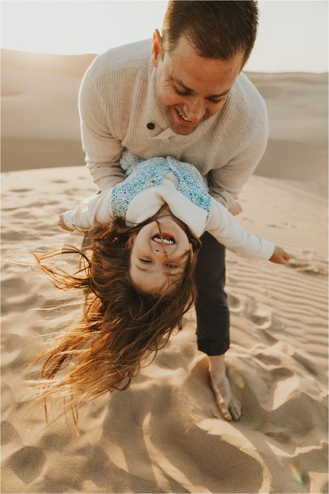 Family Beach Pictures In Water, Family Poses Beach, Unique Beach Family Photos, Family Beach Pictures Sunset, Family Beach Session Poses, 1 Year Beach Photoshoot, Fun Family Beach Photo Ideas, Family Session Beach, Beach Dunes Photoshoot