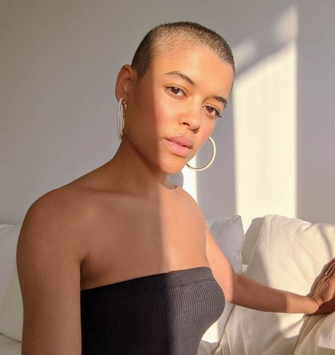 Julien Calloway, Short Hairstyles Ideas, Manic Pixie, Jordan Alexander, Shaved Head Women, Gossip Girl Reboot, Fly Girls, Nape Undercut, Shaved Undercut