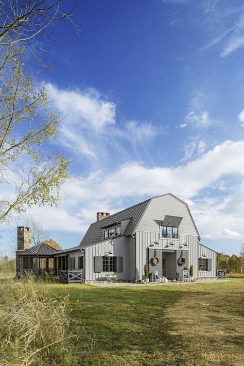 3,000-square-foot barn-inspired home with three bedrooms, two bathrooms, and an open floor plan fit for hosting a crowd. Barndominium Pictures, Carport Modern, Barn Homes Floor Plans, Metal Barn Homes, Metal Building Home, Barn Living, Pole Barn House Plans, Barndominium Floor Plans, Barn Plans