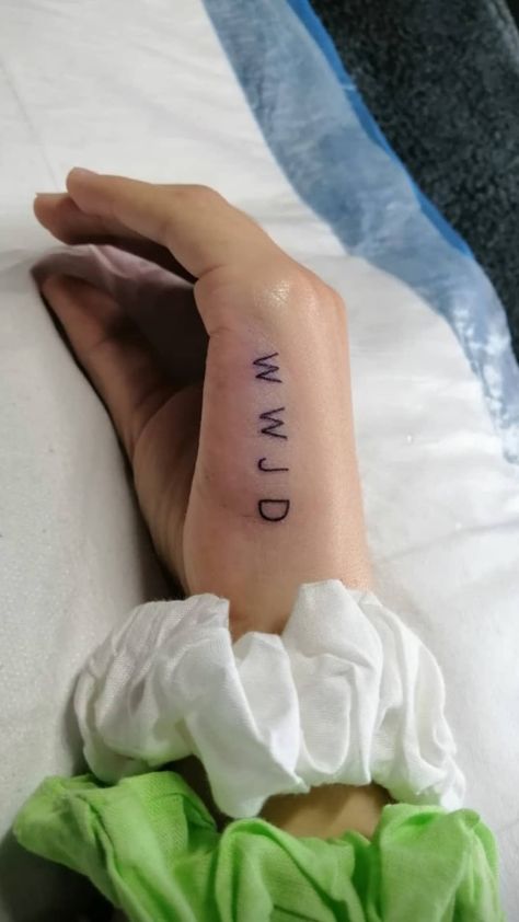 Wwjd Tattoo Ideas, Thigh Tattoos Women Christian, Small Bible Verse Tattoos For Women, Wwjd Tattoo, Small Christian Tattoos For Women, Jesus Tattoo For Women, Christian Tattoos For Women, Lil Tattoos, Holy Tattoos