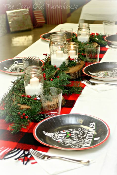 Decor With Wood, Rustic Christmas Party, Fire Party, Banquet Table Decorations, Christmas Banquet, Christmas Gala, Gym Christmas, Christmas Luncheon, Luncheon Ideas