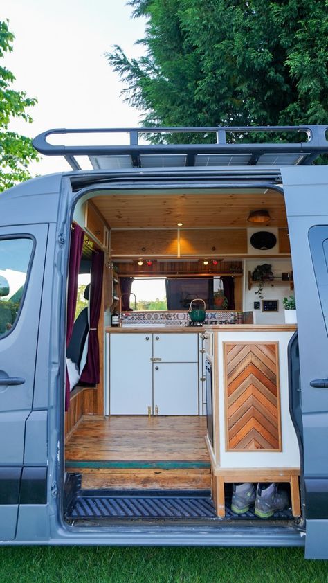 Vw Vans Camper, Van Build Kitchen Ideas, Crafter Conversion Layout, Camper Van Conversion Ideas, Vw Vanagon Interior Ideas, Vw Campervan Interior Ideas, Vw Crafter Conversion, Renault Master Camper Conversion, Vw Crafter Camper Conversion