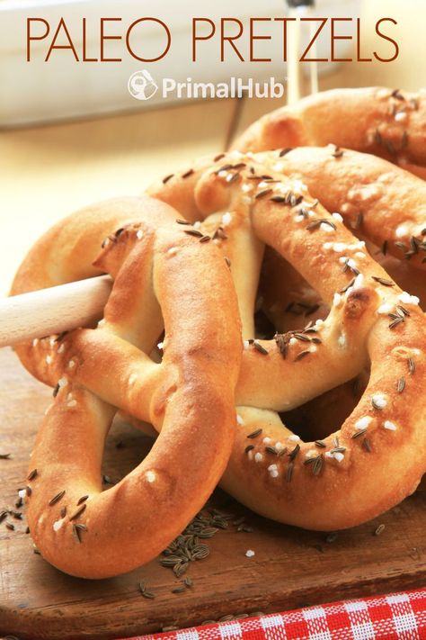 Paleo Pretzels #Paleo #pretzels #glutenfree #grainfree #snacks #bread Paleo Pretzels, Workout Stretches, Paleo Workout, Low Glycemic Foods, Paleo Meal Plan, Soft Pretzel, Paleo Bread, Post Workout Snacks, Paleo Lifestyle