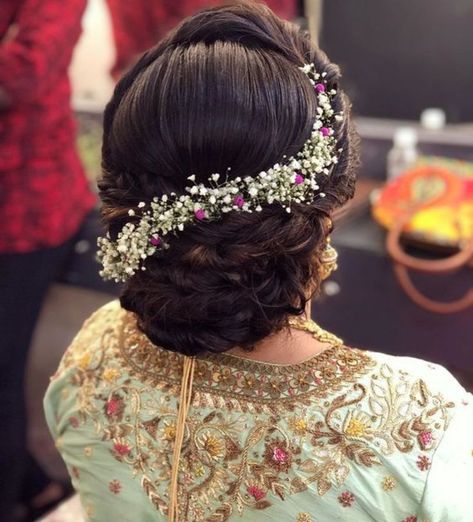 #Bun is the most graceful #hairstyle when it comes to having a fuss free hairstyle. And if you are the mother of the #bride or the groom then who else would understand the need of a fuss and mess free hairstyle. Well but there are so many ways to make your bun look super gorgeous and here are a few of them….

#Threads Lehenga Hairstyles, Bridal Hairstyle Indian Wedding, Hair Style On Saree, Beautiful Wedding Hair, Wedding Bun Hairstyles, Engagement Hairstyles, Bridal Bun, Bridal Hairdo, Bridal Hair Buns