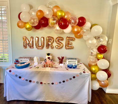 Boards Party, Nurse Grad Parties, Nurse Graduation Party Decorations, Graduation Boards, Graduation Table, Graduation Party Table, Nursing Graduation Pictures, Nurse Party, Pinning Ceremony