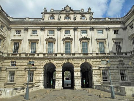 Courtauld Gallery, The Tate Modern, Grand House, London Art Gallery, Beautiful Europe, English Architecture, Somerset House, Neoclassical Architecture, House London