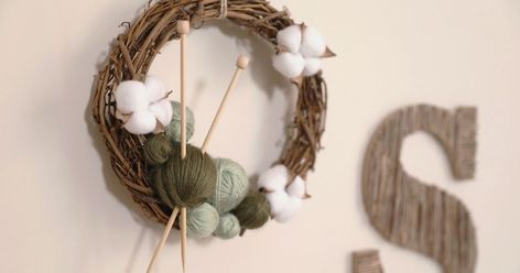 Yarn Ball Wreath Diy, Yarn Ball Wreath, Twine Diy, Yule Gift, Something Creative, Ball Wreath, Pom Pom Rug, Christmas Yarn, Extra Yarn