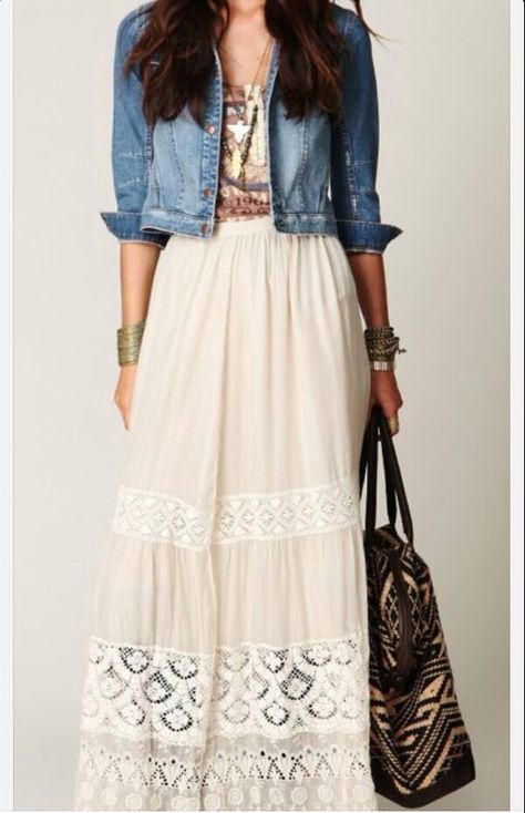 Nice Look Hippie Chic, Look Boho Chic, Moda Hippie, Skirt Diy, Mode Hippie, Maxi Lace Skirt, Estilo Hippie, Mode Boho, Denim On Denim