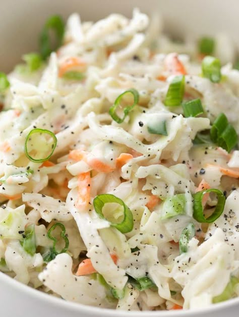 Tangy and sweet with plenty of crunch, this creamy coleslaw is lightened up to just 1 smart point per serving, and is the perfect side dish for your BBQ or potluck! | #coleslaw #potluck #cookout #summerbbq #skinnyrecipe #weightwatchers #freestyle #smartpoints Cool Diet Recipes, Healthy Coleslaw Recipes, Weight Watchers Salad, Healthy Coleslaw, Slaw Dressing, Coleslaw Dressing, Creamy Coleslaw, Low Cal Recipes, Coleslaw Recipe