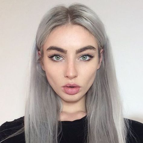 Silver Hair Fair Skin, Silver Hair Girl, Dye Eyebrows, Grey Hair Wig, Girl Goals, Grey Hair Dye, Silver Grey Hair, Brown Blonde Hair, Going Gray