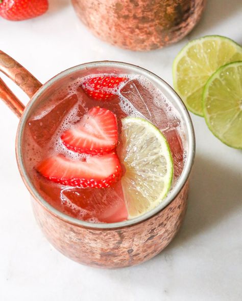 Strawberry Moscow Mule Recipe, Strawberry Mule Drink Recipes, Strawberry Mule, Tequila Mule, Mexican Mule Recipe, Summer Mezcal Cocktails, Mexican Mule, Best Summer Cocktails, Mule Cocktail