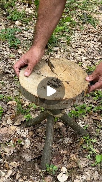 Sergio Outdoors on Instagram: "Survival Skills: A Sturdy Chair in 5 Minutes in the Wild. #survival #camping #sergio_outdoors #skills #ideas #lifehacks #outdoors #bushcraft #outdoor #forest" Bushcraft Chair, Bushcraft Projects, Log Chairs, Log Stools, Bush Craft, Survival Camping, In The Wild, Survival Skills, Wooden Tables