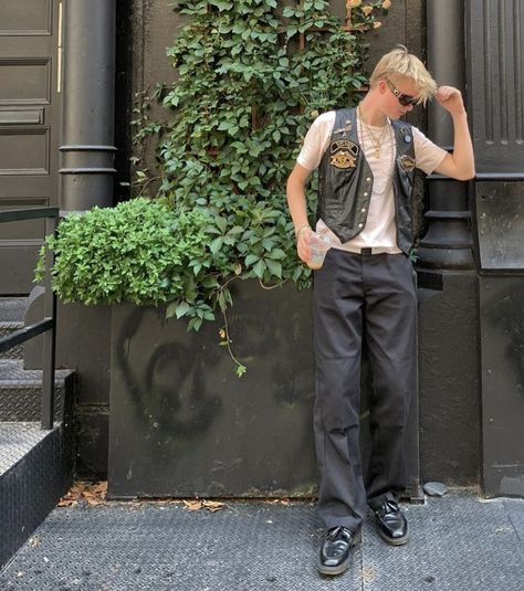 Aries Venus Style Men, Libra Venus Style Men, Leather Vest Outfit Men, Leather Vest Outfit, Vest Outfits Aesthetic, Vest Street Style, Masc Fits, Vest Outfits Men, Farmer Outfit