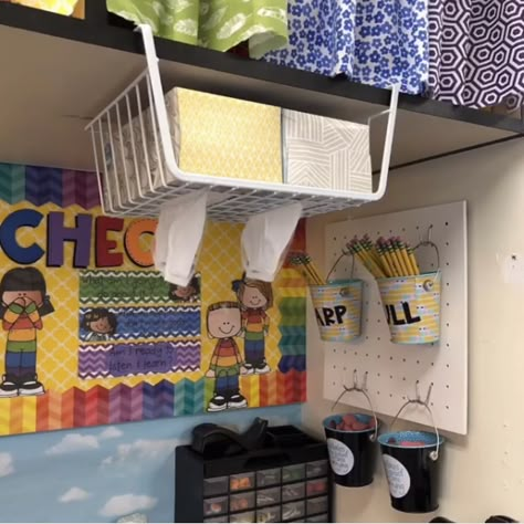 Classroom Goals, Classroom Hacks, Elementary Classroom Decor, Classroom Organisation, Future Teacher, Teacher Organization, New Classroom, Classroom Design, Teacher Things