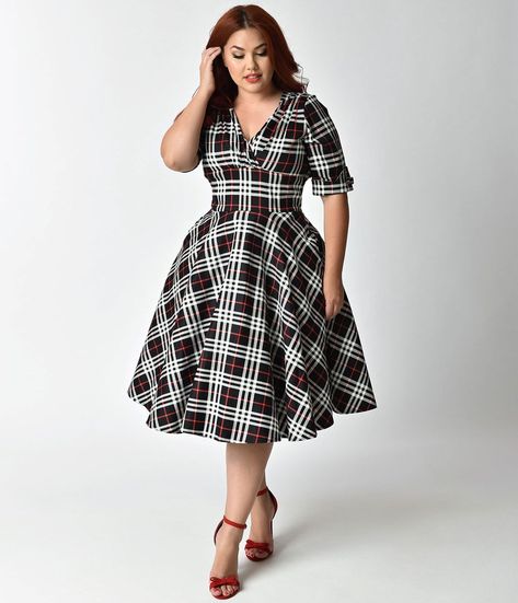 Unique Vintage Plus Size 1950s Black & White Plaid Delores Swing Dress with Sleeves Plaid Dress Plus Size, Vintage Dress Plus Size, 1950s Fashion Plus Size, Plus Size Vintage Fashion 1950s, Plus Size 50s Fashion, Plus Size Vintage Outfits, Vintage Plus Size Fashion, Plus Size Vintage Fashion, Fashion For Plus Size Women