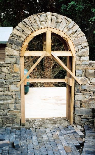 archways Building A Stone Wall, Garden Wall Designs, Landscape Lighting Design, Building Stone, Garden Walkway, Stone Masonry, Walled Garden, Wall Garden, Backyard Fences