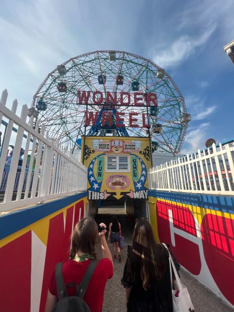 Coney Island Aesthetic, Friend Group Summer, Coney Island Baby, Wonder Wheel, Flushing Queens, Island Aesthetic, Aesthetic Friends, Grad Pics, Friend Group