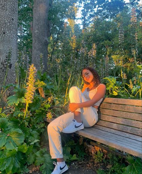 Cargo pants nike bench pose Cargo Pants Sitting Pose, Bench Pictures Poses, Poses On Bench Picture Ideas, Sitting Poses On Bench, Bench Sitting Poses, Bench Picture Poses, Sitting On A Bench Poses, Bench Poses Photography, Sitting On Bench Pose