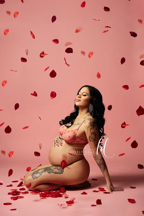 Red Roses Maternity Shoot, Pregnant Valentines Day Pictures, Valentines Day Maternity Photoshoot, Pregnancy Valentines Photoshoot, Valentine’s Day Maternity Photo Shoot, Valentines Maternity Shoot, Valentine’s Day Maternity Shoot, Valentines Maternity Pictures, Valentines Day Maternity Pictures