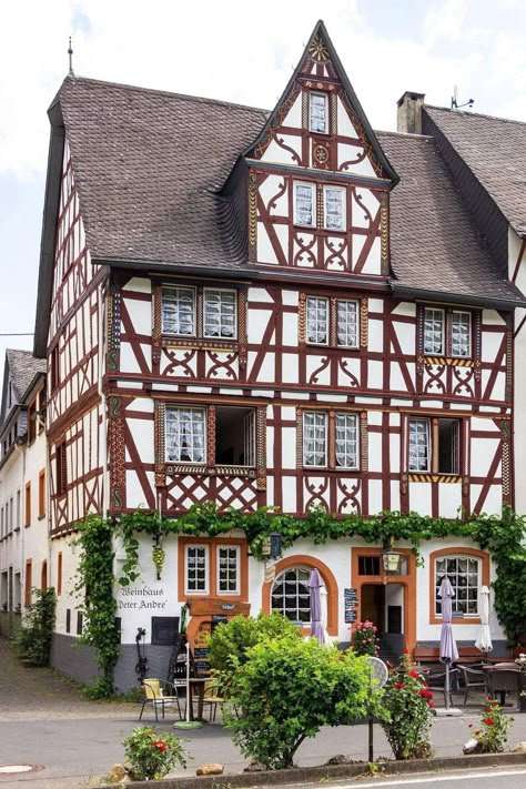 Germanic Architecture, Traditional German House, Architecture Germany, Bavarian Architecture, German Half Timbered Houses, German Architecture Traditional, Paper Presentation, Restaurant Exterior, German Architecture