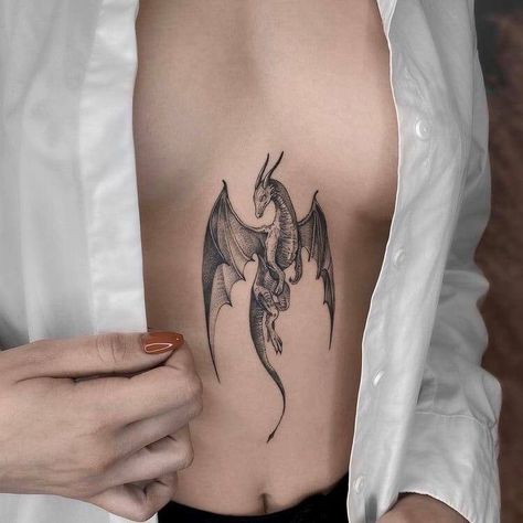 Driver Tattoo, Dragon Tattoo Ideas, Small Dragon Tattoos, Dragon Sleeve Tattoos, Dragon Tattoo For Women, Fantasy Tattoos, Tatuaje A Color, Sternum Tattoo, Dragon Tattoo Designs