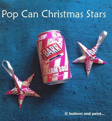 This is a great idea for all those soda and beer cans that you save because they have pretty graphics. Pop on over to the blog Buttons and Paint for the tutorial on how to make a five pointed dimen… Drinks Can Crafts, Soda Can Ornaments, Drink Can Crafts, Coke Can Crafts, Pop Can Art, Beer Can Art, Star Christmas Ornaments, Pop Can Crafts, 3d Stars