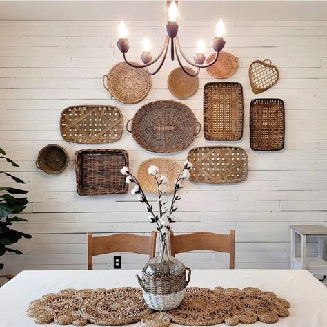 Dining Room Basket Wall, Basket Wall With Picture, Thrifted Basket Wall, Basket Wall Bedroom, Decorating With Baskets On The Wall, Farmhouse Basket Wall, Basket Wall, Basket Walls Boho, Diy Basket Wall